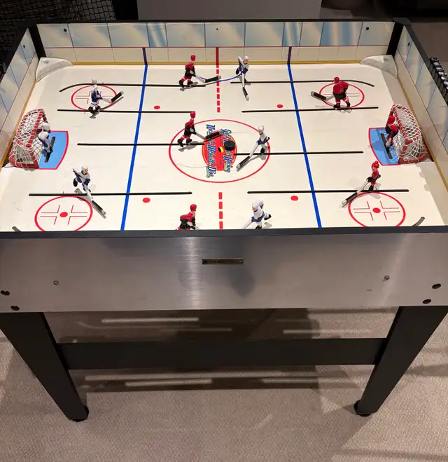 Deluxe Rod Hockey Table