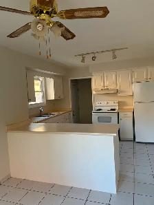 LIKE NEW 202 Muriel Cres 3b 2 bath FR/fireplace yard Park 3cars - Photo 2