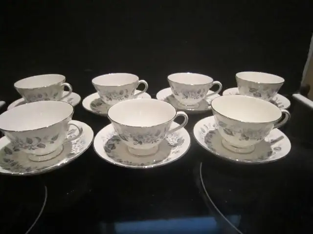 Royal Tuscan WINDEMERE fine bone china