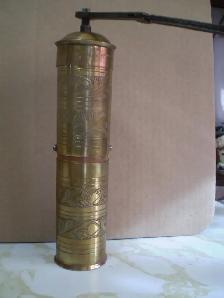 SPICE GRINDER-ENGRAVED BRASS-VINTAGE-USED-$20 - Photo 2