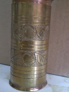 SPICE GRINDER-ENGRAVED BRASS-VINTAGE-USED-$20 - Photo 3