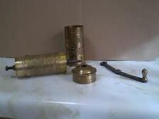 SPICE GRINDER-ENGRAVED BRASS-VINTAGE-USED-$20 - Photo 5