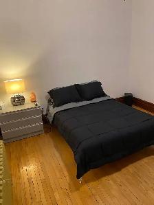 Grande chambre meublée - Photo 2