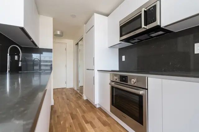 renovated one bedroom - ID 3613