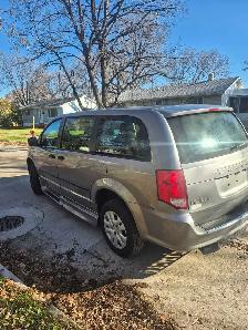 Only 36000km  Side Entry Grand Caravan - Photo 3