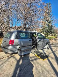 Only 36000km  Side Entry Grand Caravan - Photo 4