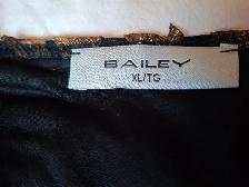 VARIETY OF LADIES TOPS - LIKE NEW - Photo 2