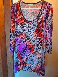 VARIETY OF LADIES TOPS - LIKE NEW - Photo 3