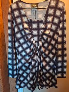 VARIETY OF LADIES TOPS - LIKE NEW - Photo 6
