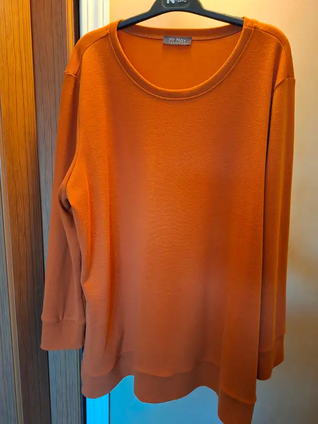 LADIES SWEATER TUNICS