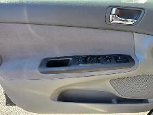 2005 Toyota Camry LE V6 ONE OWNER! - Photo 21