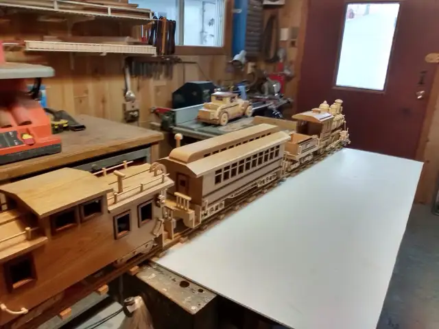 Train  en bois