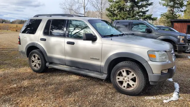 2006 Ford Explorer. Great condition!