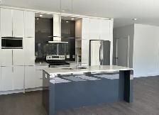 Palfrey Gate.  1400 sq. ft. 2 bedrooms den.heat included. garage - Photo 2