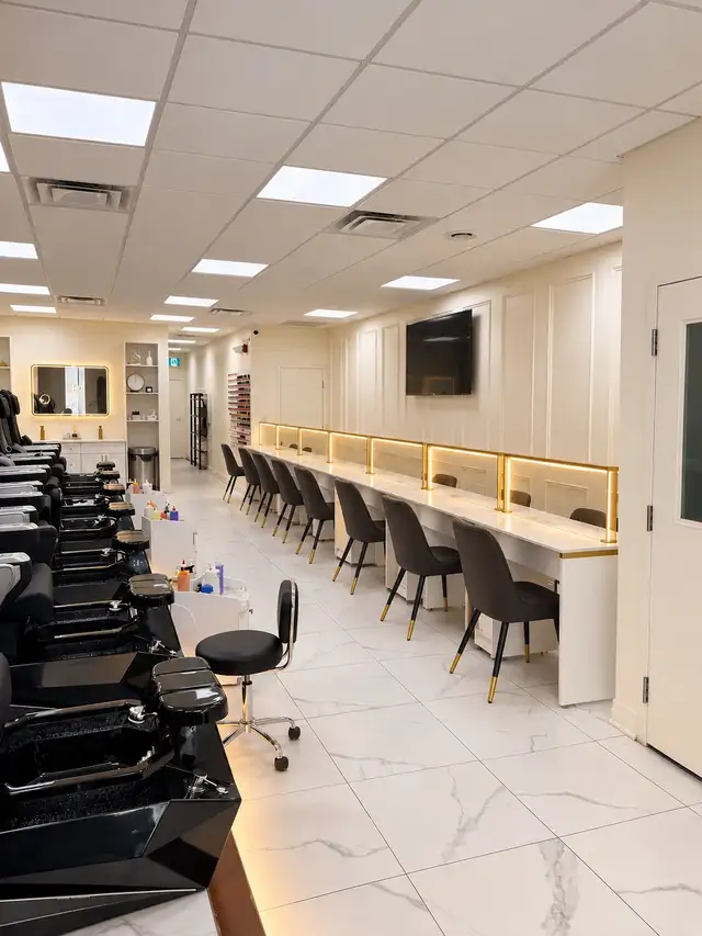 Downtown Toronto Nails Salon for Sale