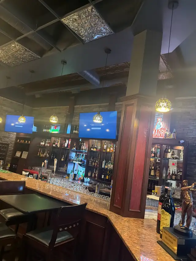 Food & Beverage Server