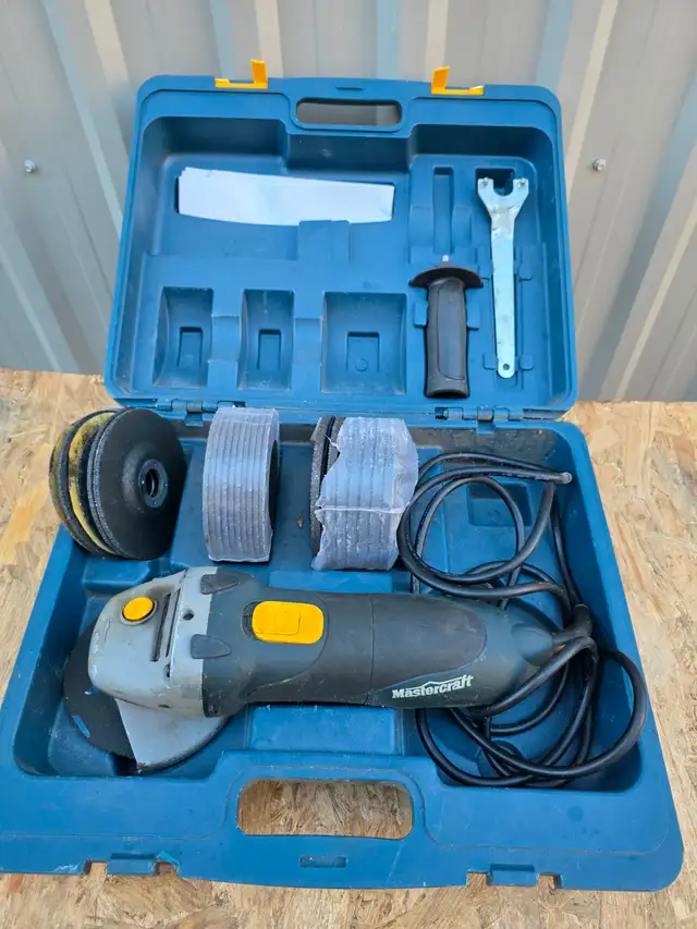 Mastercraft 4 1/2' Grinder Kit In  A Hard Plastic Case