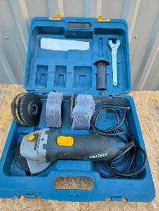 Mastercraft 4 1/2' Grinder Kit In  A Hard Plastic Case