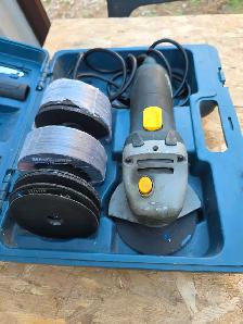 Mastercraft 4 1/2' Grinder Kit In  A Hard Plastic Case - Photo 3