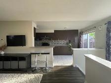 Spacious 4 Bedroom Semi-Detached House for Rent - Brampton - Photo 3