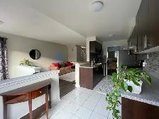 Spacious 4 Bedroom Semi-Detached House for Rent - Brampton - Photo 4