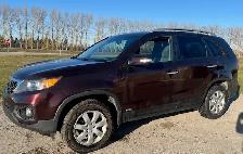 2013 Kia Sorento, AWD, Safetied - Photo 4