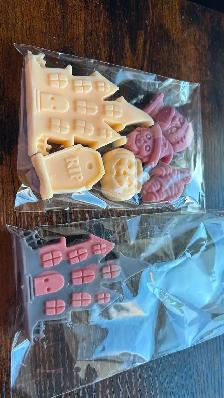 Handmade Soy Wax Candles – 36 Colours, 12 Scents | Gurman Candle - Photo 4