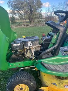 John Deere LT133 lawn tractor - Photo 9