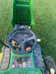 John Deere LT133 lawn tractor - Photo 10