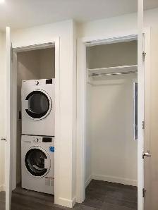 New Bright 1 Bdrm   Den, 4 minute walk to Station| Brentwood, Bu - Photo 5