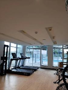 New Bright 1 Bdrm   Den, 4 minute walk to Station| Brentwood, Bu - Photo 10