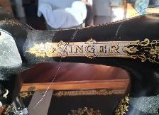Antique Vintage Singer Sewing Machine.  Model #28. - Photo 2