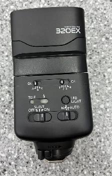 Canon 320EX Speedlite Flash - Photo 2
