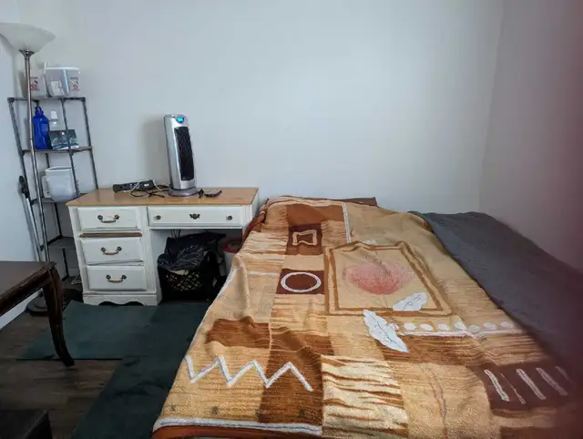 Living Area Space for Rent – Downtown Edmonton