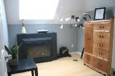 Charming 2BR Victorian Top Floor – Bright & Updated - Photo 7