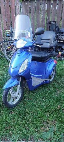 Trike scooter/new batteries - Photo 4