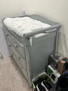 diaper changing station / Dresser - Photo 4