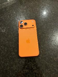 iPhone 17 pro max 256 gb like new with box