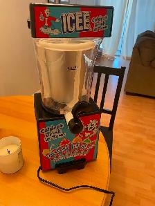 Hawaiian shaved ice slushie machine with flavours