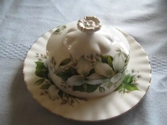 Royal Albert - Trillium