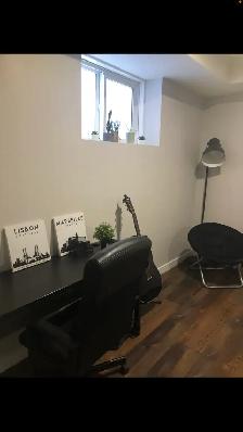 Room for Rent, Great location, Quiet, U of A - Photo 4