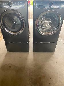 Electrolux Washer/ Electric Dryer Set - Photo 2