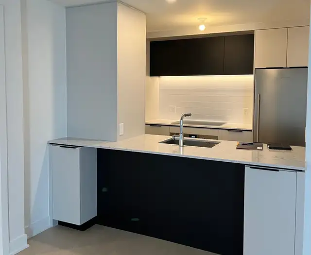 CONDO LUXE 3½ – 6 Électros, Parking et Locker Inclus