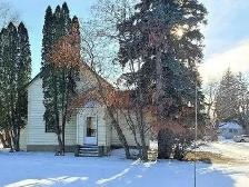Tenanted 4-bed house on a double lot in Emerson MB, 124,900