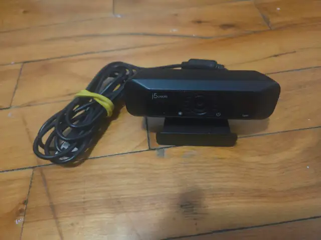 j5create USB HD 1080 Webcam JVCU100 with 360° Rotation Black