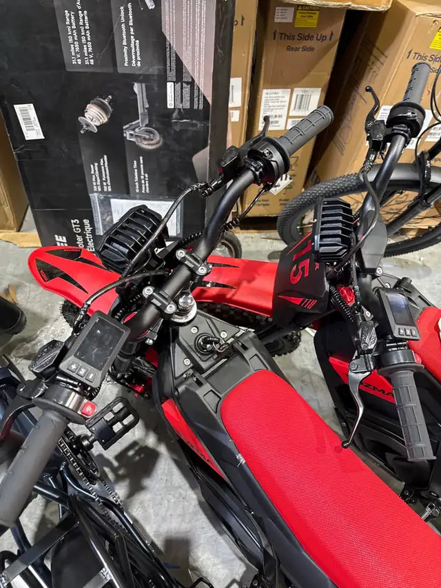 Yozma IN10 E-Dirt Bike — Red, 2600W, Like New (Burlington)