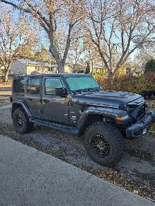2020 Jeep Wrangler Sahara - Photo 3