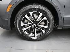 2024 Volkswagen Tiguan TRENDLINE 4MOTION Push Button Start, Appl - Photo 4