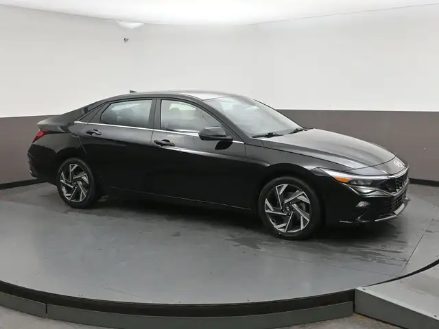2024 Hyundai Elantra LUXURY Leather, Sunroof, Heated Seats/Wheel