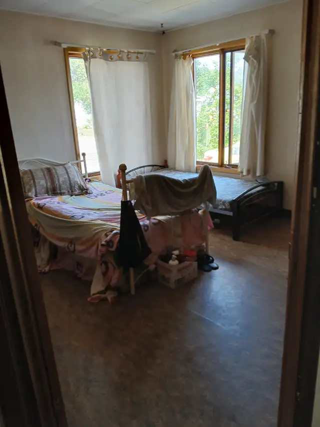 $375 Sharing  rooms for rent available